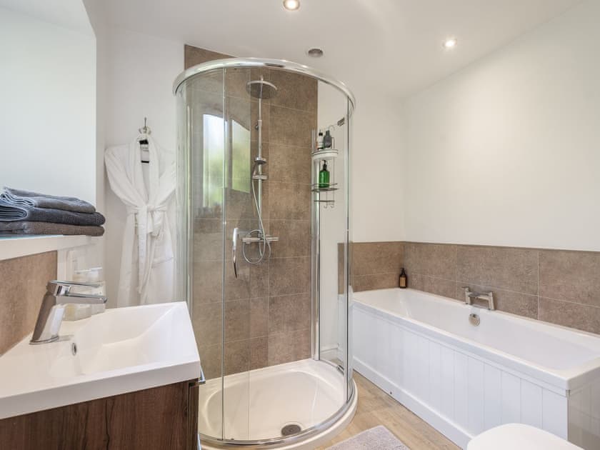 En-suite | Shore View Cottage, Kessock