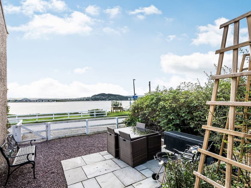 Sitting-out-area | Shore View Cottage, Kessock