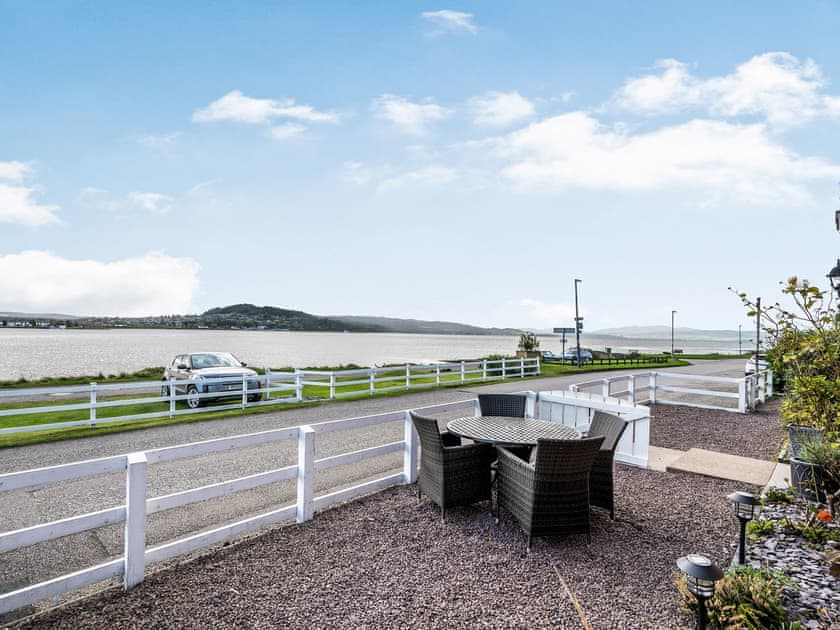 Sitting-out-area | Shore View Cottage, Kessock