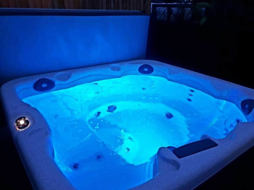 Hot tub | Rubys Cottage, Crieff