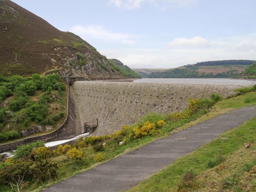 Caban Coch Dam, Elan Valley | Glan Wye, Rhayader