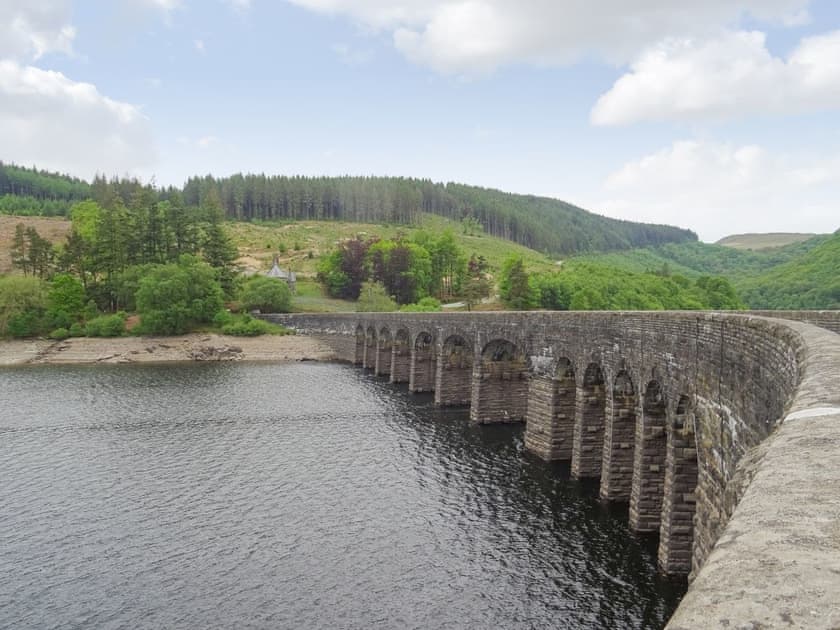 Garreg Ddu Dam and Nantgwyllt Church, Elan Valley | Glan Wye, Rhayader