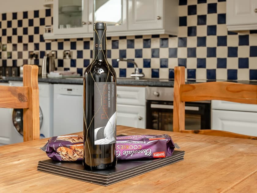 Kitchen/diner | Robin’s Nest - Paith Holiday Cottages, Capel Seion, near Aberystwyth
