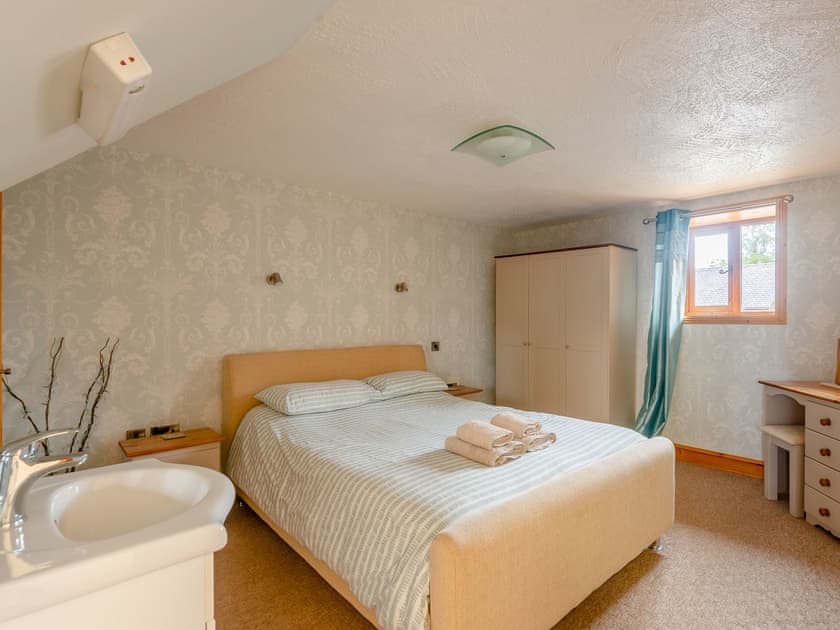 Double bedroom | Robin’s Nest - Paith Holiday Cottages, Capel Seion, near Aberystwyth
