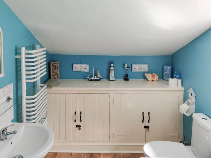 Bathroom | Admiral’s Cottage, Bridlington