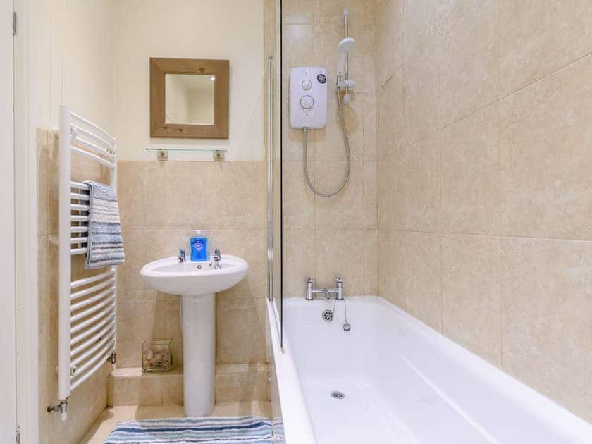 Bathroom | Fosdyke Cottage, Skinningrove, near Whitby