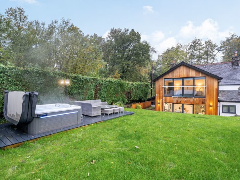 Hot tub | Holme Leigh, Endmoor, Near Kendal