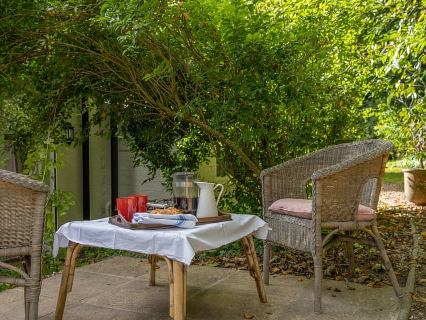 Sitting-out-area | The Annexe at Henge Estate, Shrewton