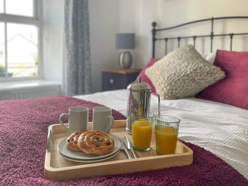 Comfortable double bedroom | April Cottage, Windermere