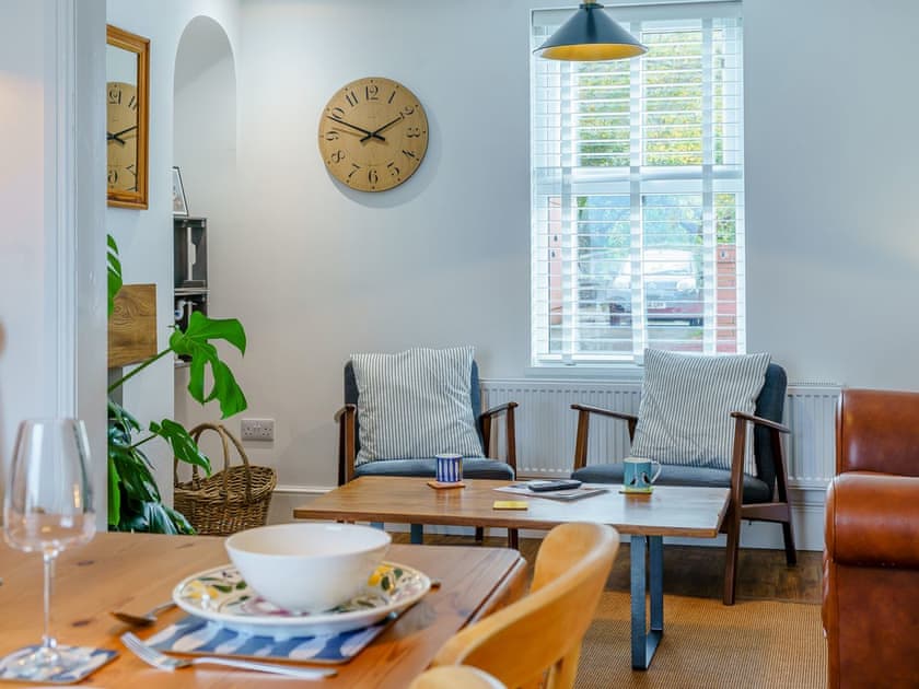 Living area | Tyr LLyr, Penclawdd