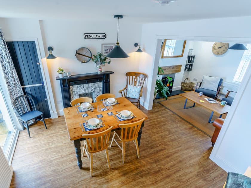 Dining Area | Tyr LLyr, Penclawdd