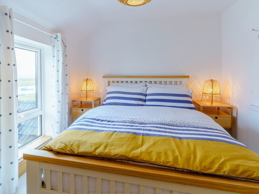 Double bedroom | Tyr LLyr, Penclawdd
