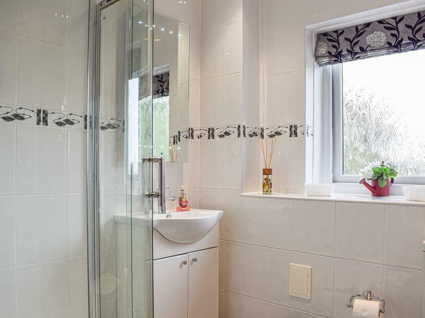 Shower room | Dothan Farm Cottages, Cluny, near Kirkcaldy