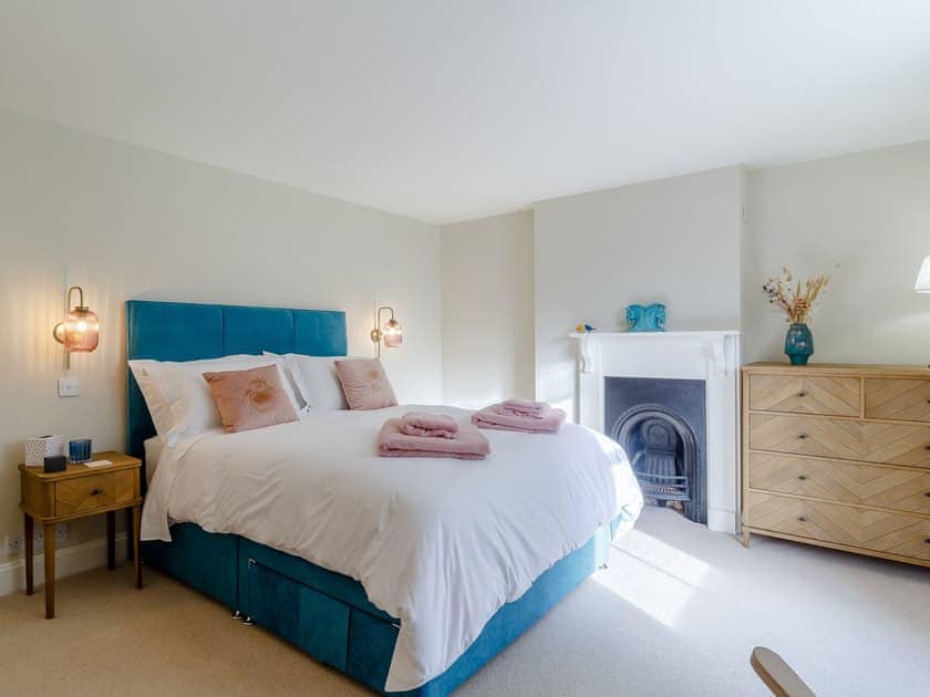 Double bedroom | Robin Cottage, Holt