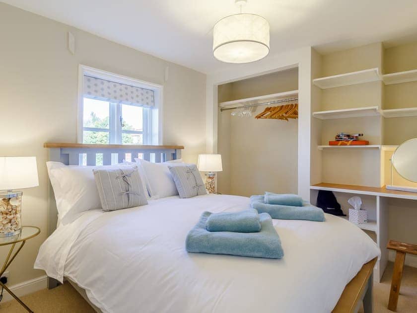 Double bedroom | Robin Cottage, Holt