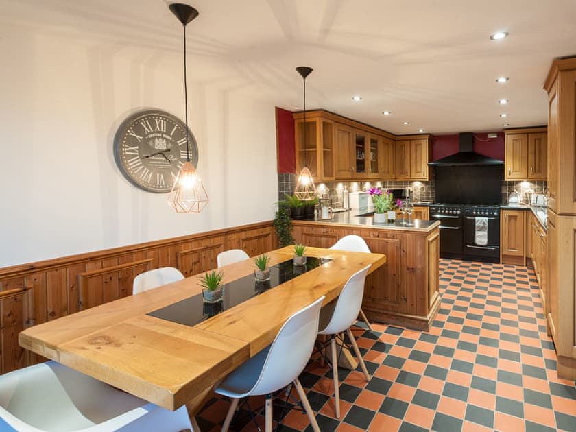 Kitchen/diner | Bryn Y Groes, Ystragynlais