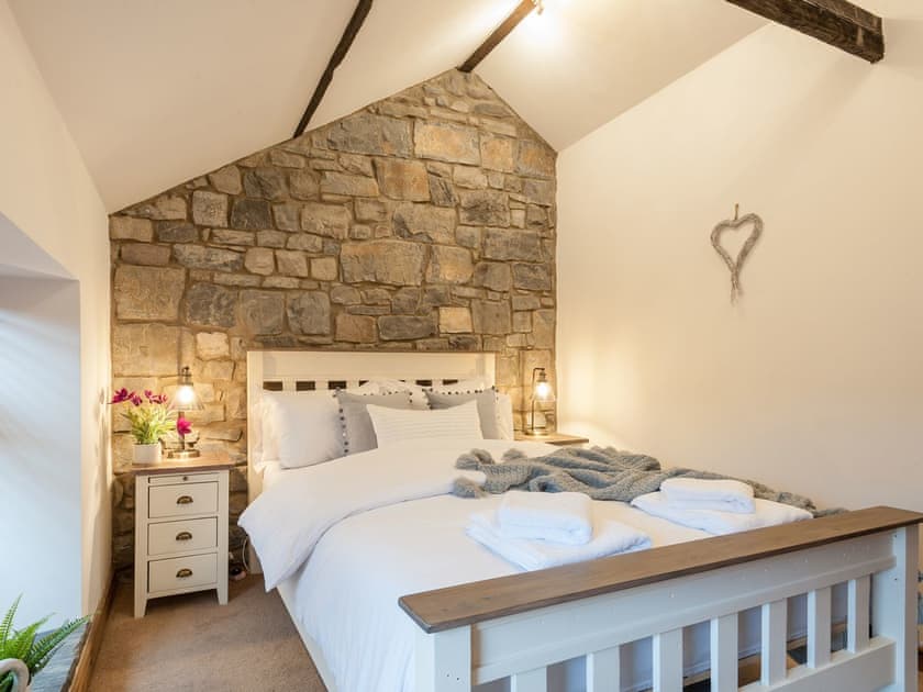 Double bedroom | Bryn Y Groes, Ystragynlais