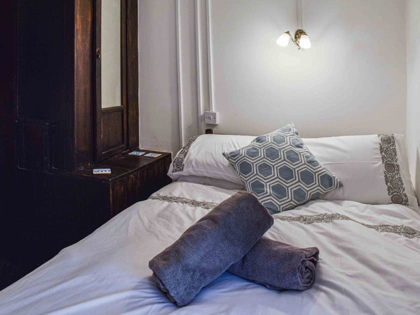 Double bedroom | Bwth Carron, Barmouth