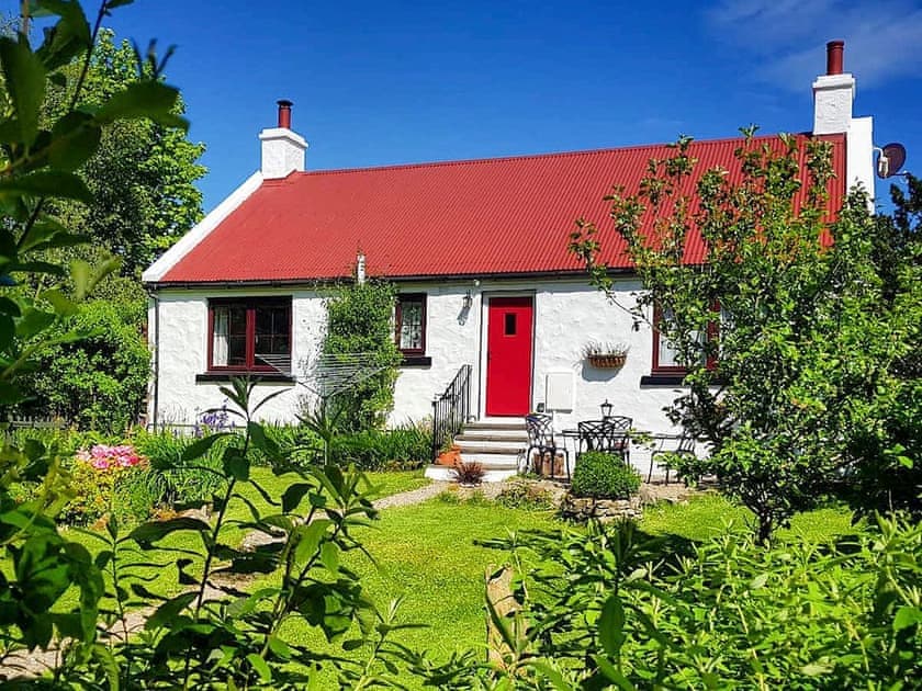 The back of the cottage, The outdoor dining area and dog friendly garden | Haagwood Cottage, Kilberry, near Tarbert