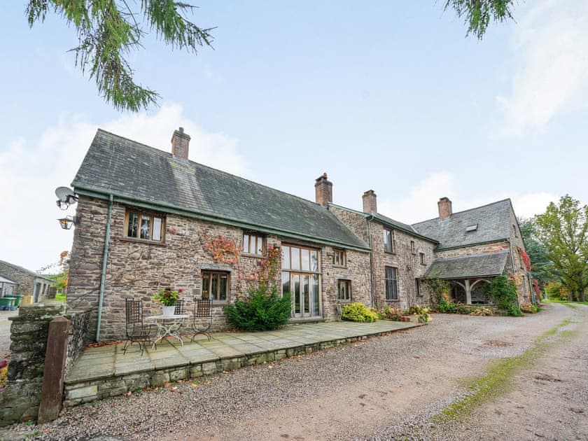 Exterior | Duffryn Mawr Country House, Gilwern, near Abergavenny