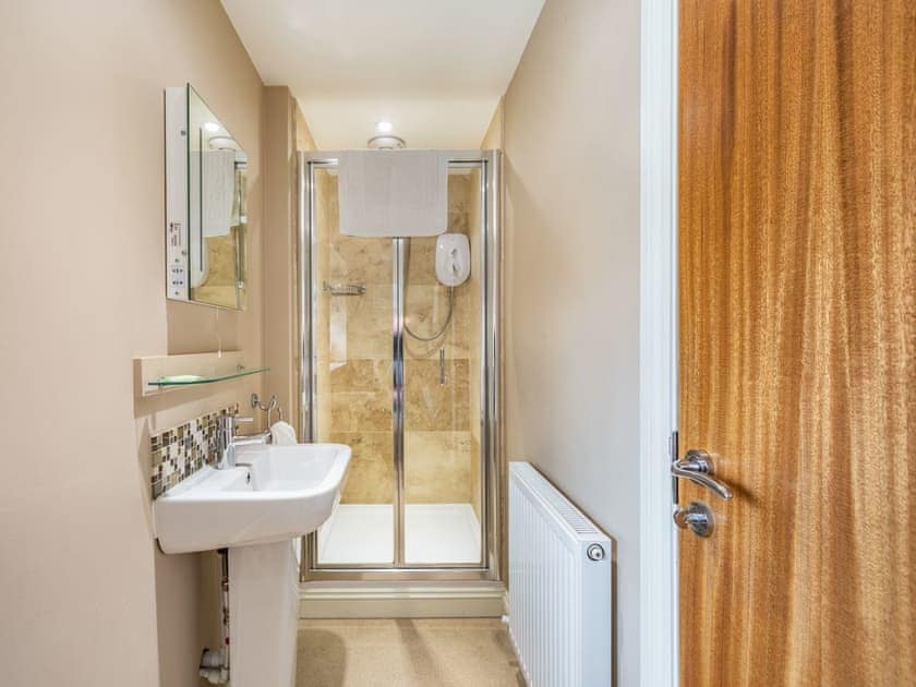 Bathroom | The Scotch Arms Mews, Brampton