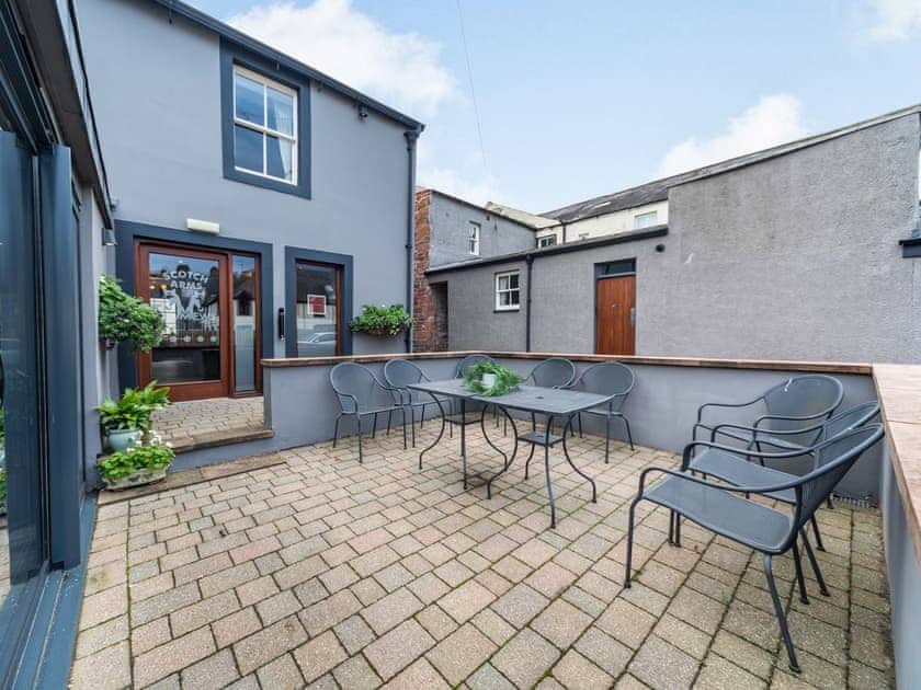 Courtyard | The Scotch Arms Mews, Brampton