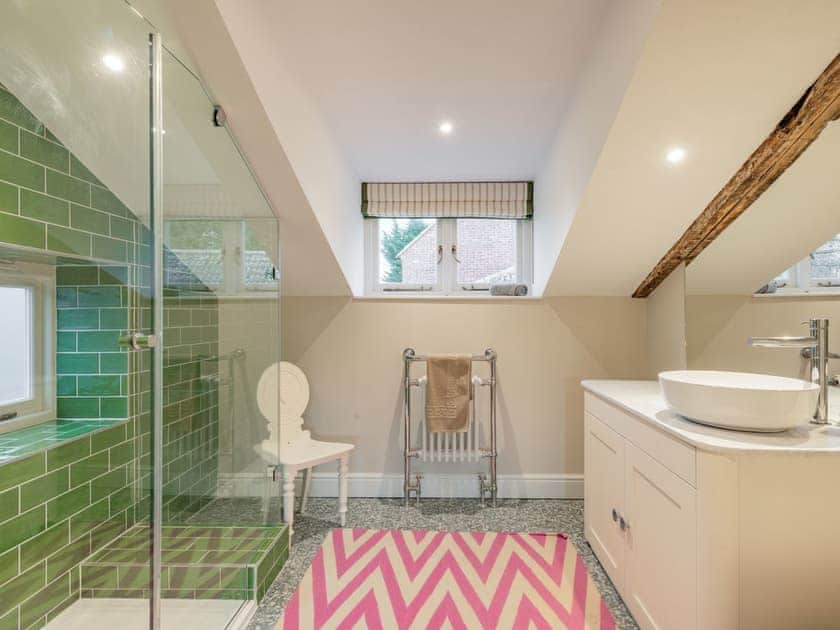 Shower room | Orchard Farmhouse, Wighton