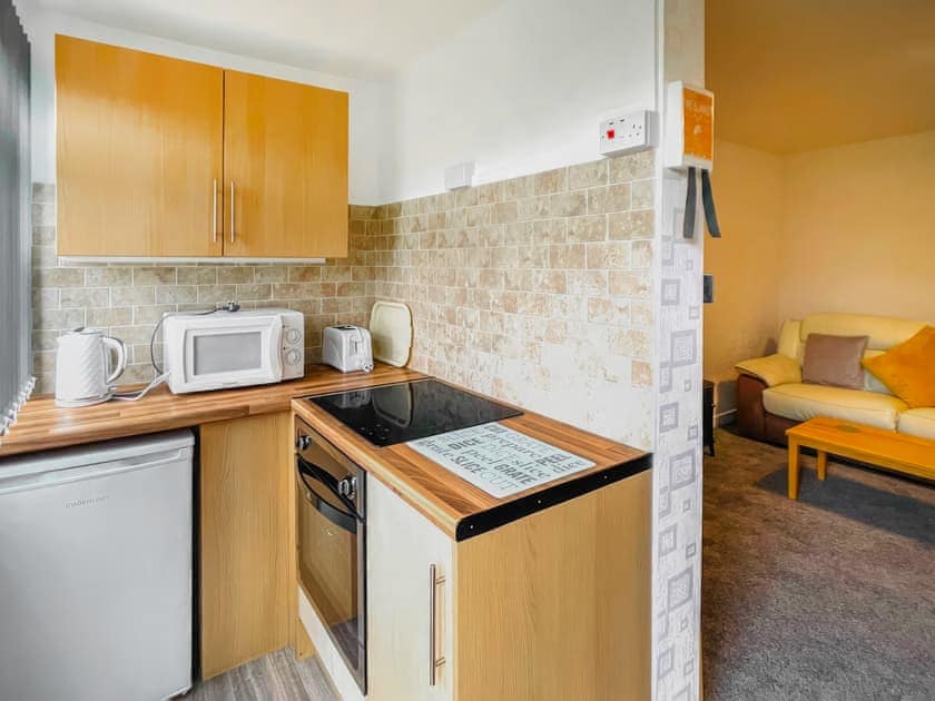 Kitchen | Apartment 2 Bedford Holiday Flats - Bedford Holiday Flats, Paignton