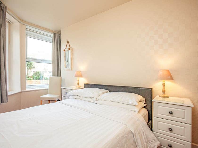 Double bedroom | Apartment 2 Bedford Holiday Flats - Bedford Holiday Flats, Paignton