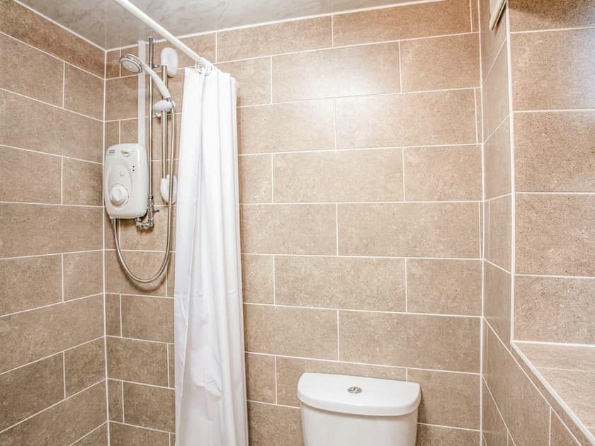 Shower room | Apartment 2 Bedford Holiday Flats - Bedford Holiday Flats, Paignton