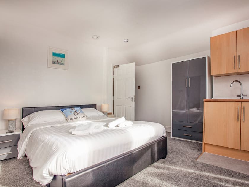 Double bedroom | Apartment 11 Bedford Holiday Flats - Bedford Holiday Flats, Paignton
