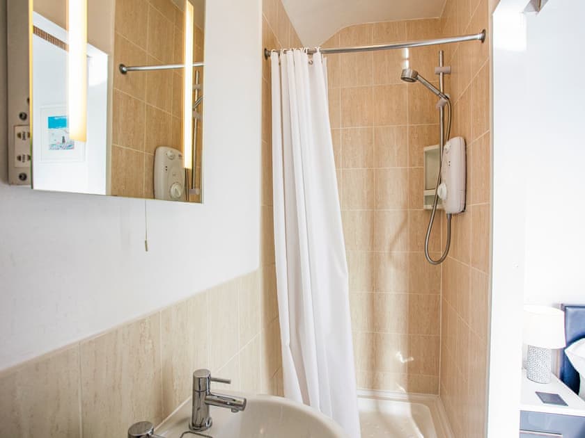Shower room | Apartment 11 Bedford Holiday Flats - Bedford Holiday Flats, Paignton