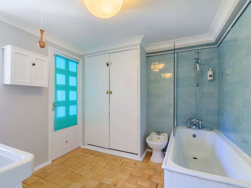 Bathroom | Sundial House, Lyme Regis