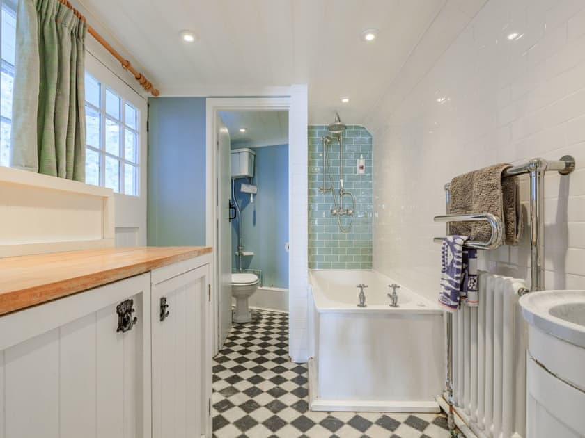 Bathroom | Sundial House, Lyme Regis