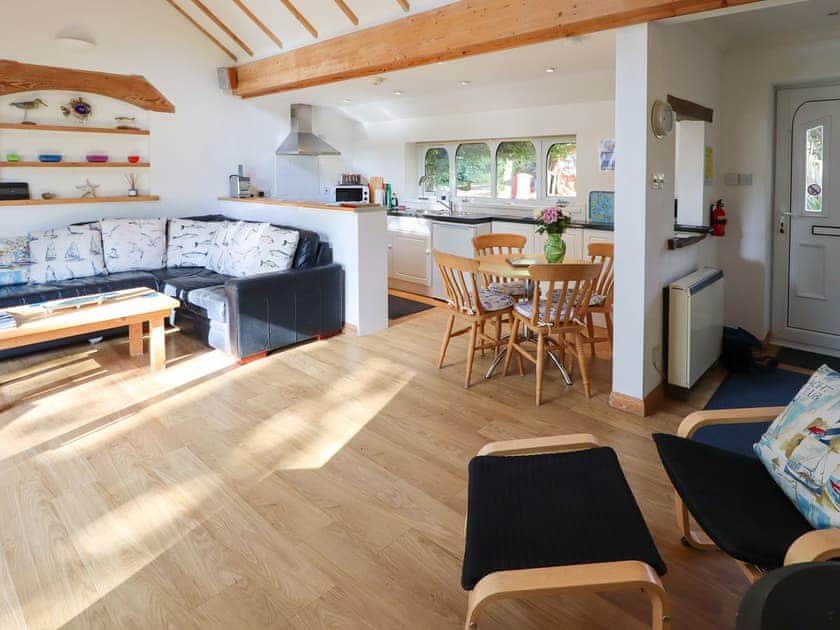 Open plan living space | Kipper Cottage, Wootton Bridge