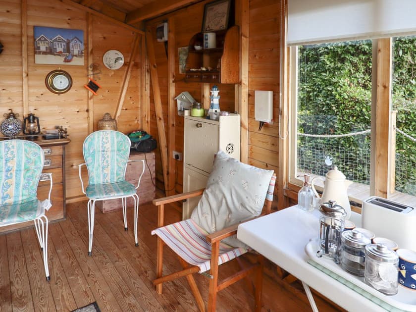 Summerhouse | Kipper Cottage, Wootton Bridge