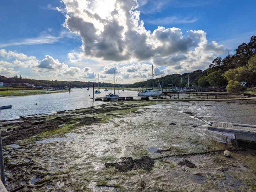 Surrounding area | Kipper Cottage, Wootton Bridge