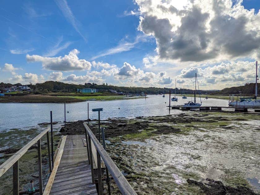 Surrounding area | Kipper Cottage, Wootton Bridge