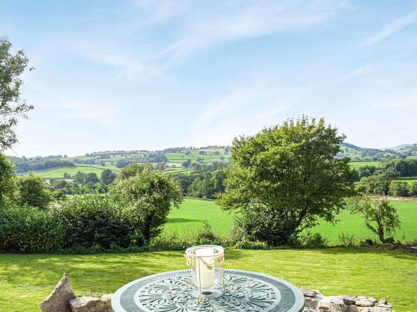 Sitting-out-area | Pentre Cwm Bach, Llansilin, near Oswestry