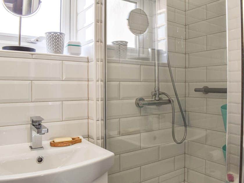 Bathroom | Helen’s View, Torpoint