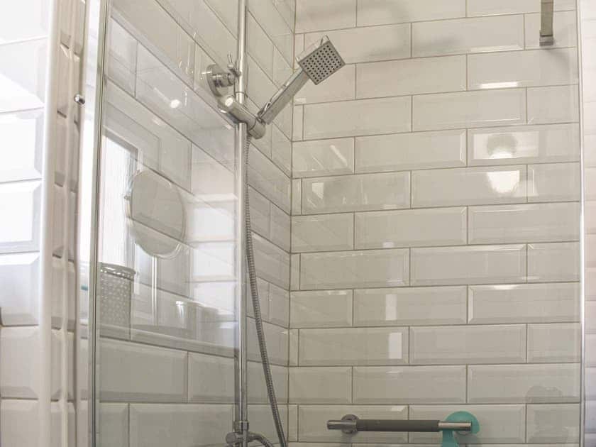 Bathroom | Helen’s View, Torpoint