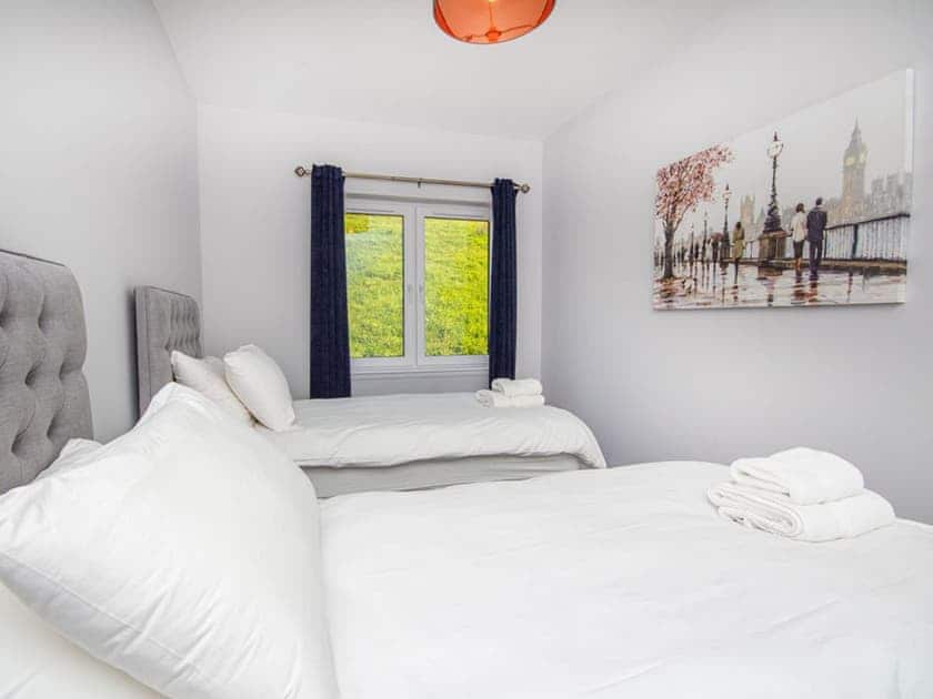 Twin bedroom | Kessock View Apartment, Inverness