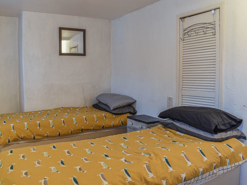 Twin bedroom | Tremadog Cottage, Tremadog