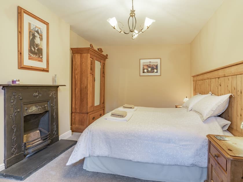 Double bedroom | Pwll Farmhouse, Llanllawddog, near Brechfa