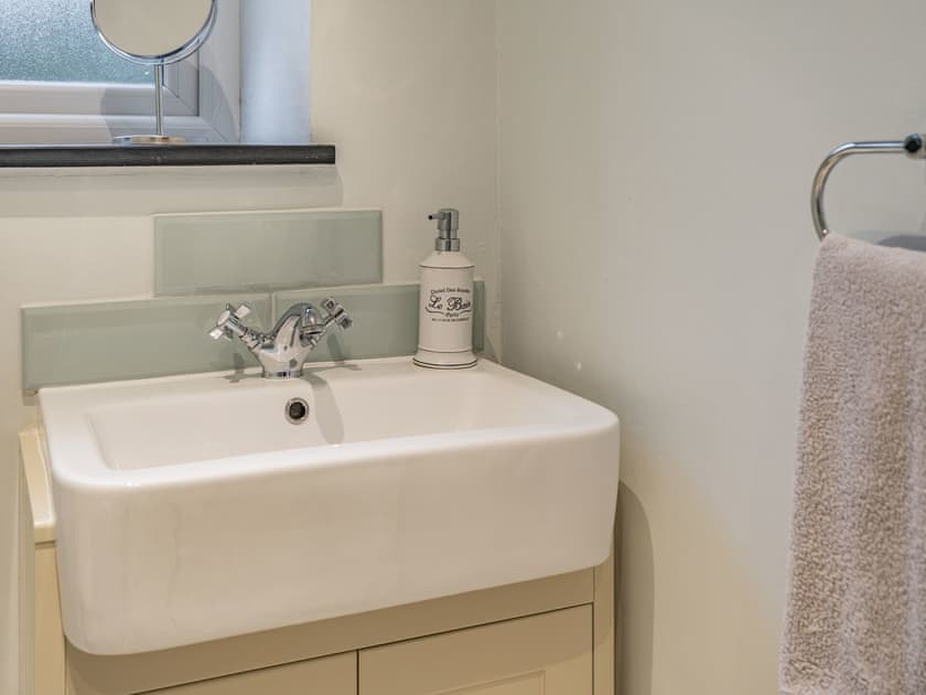 Bathroom | Pwll Farmhouse, Llanllawddog, near Brechfa