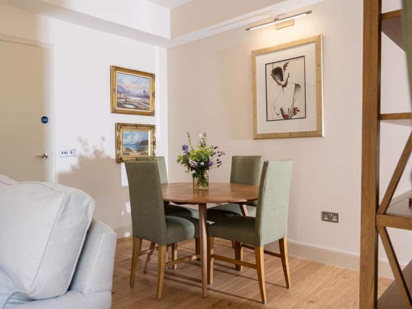 Dining Area | Courtyard - Arthouse Apartments, Inverness