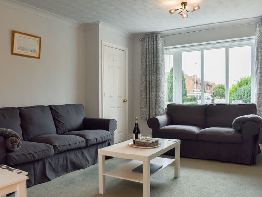 Living room | Flo’s Place, Pickering