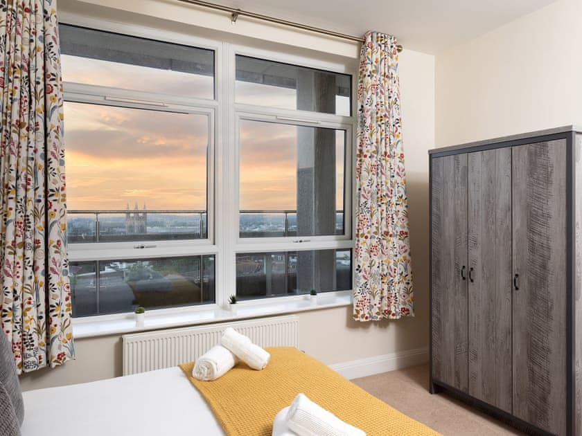 Double bedroom | Penthouse - Bellaire Stays, Ashford