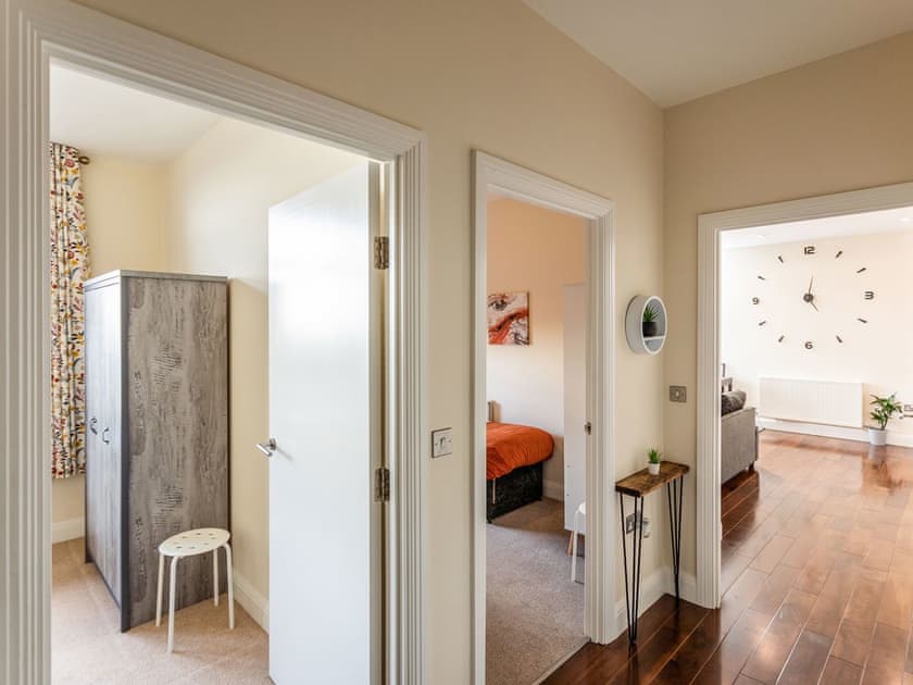 Hallway | Penthouse - Bellaire Stays, Ashford