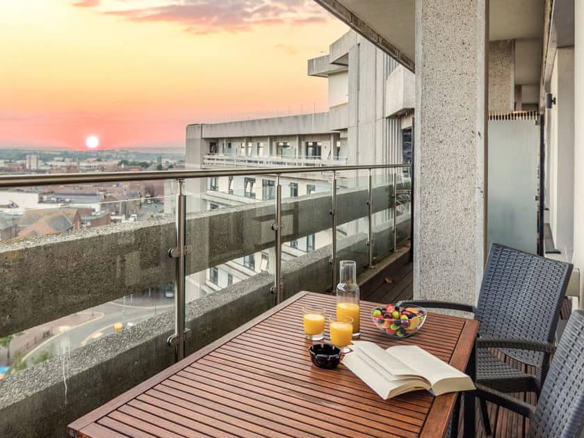 Balcony | Penthouse - Bellaire Stays, Ashford